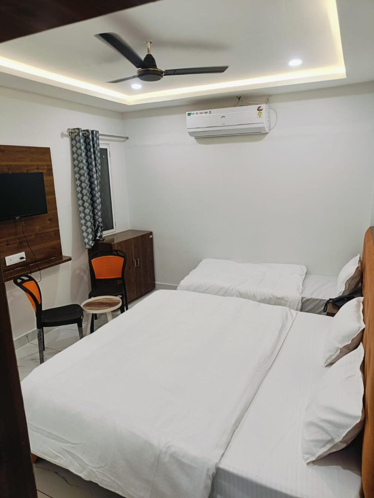 Hotel Shree Kedar Palace Ujjain Exterior photo