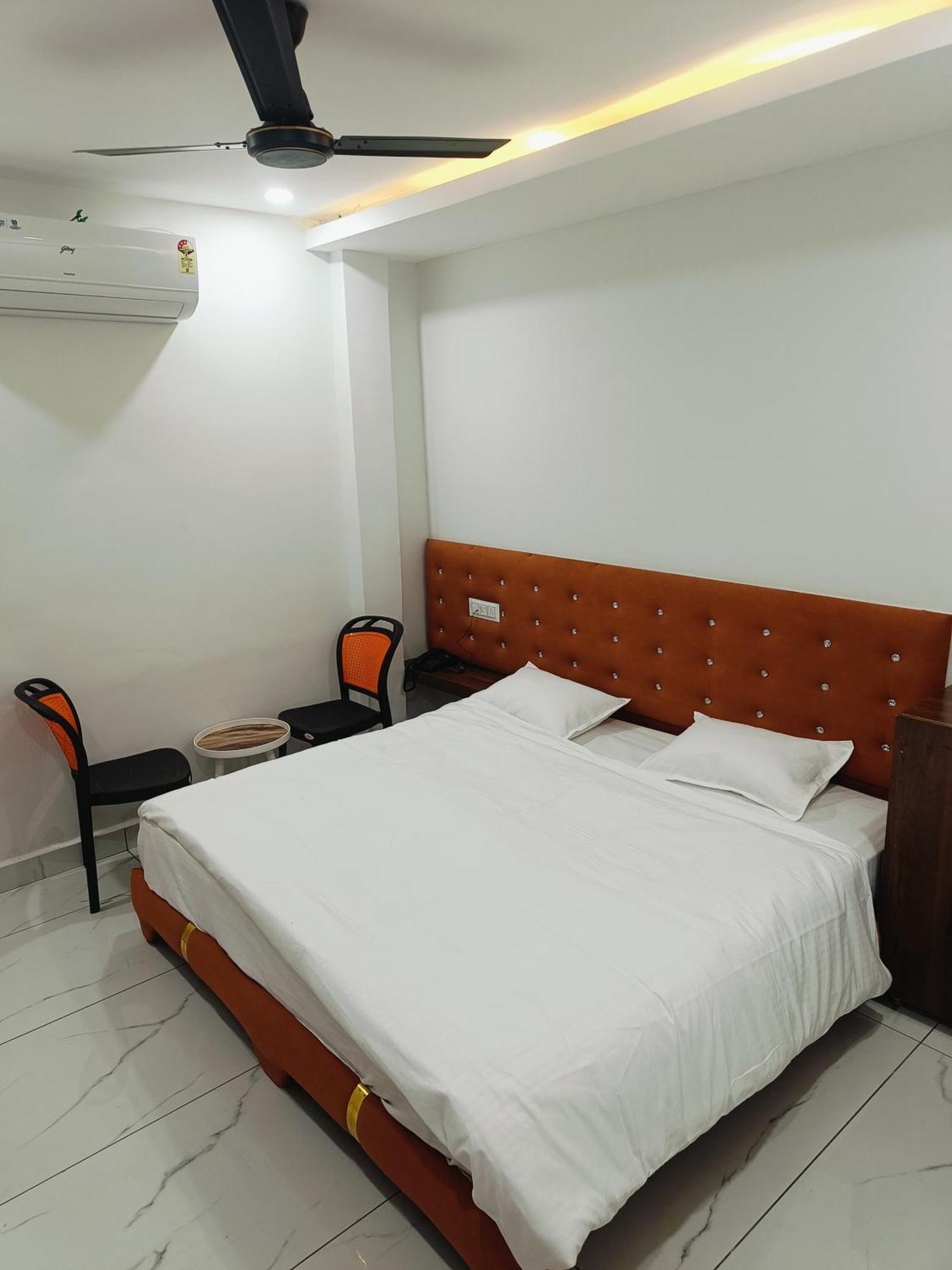 Hotel Shree Kedar Palace Ujjain Exterior photo